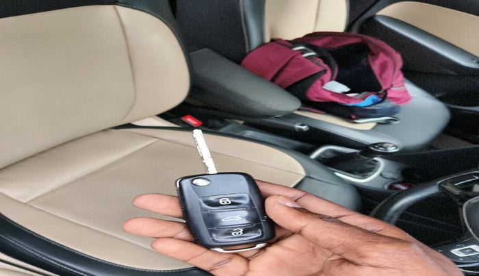 2016 Volkswagen Ameo HIGHLINE1.2L, Petrol, Manual, 33,051 km, interior