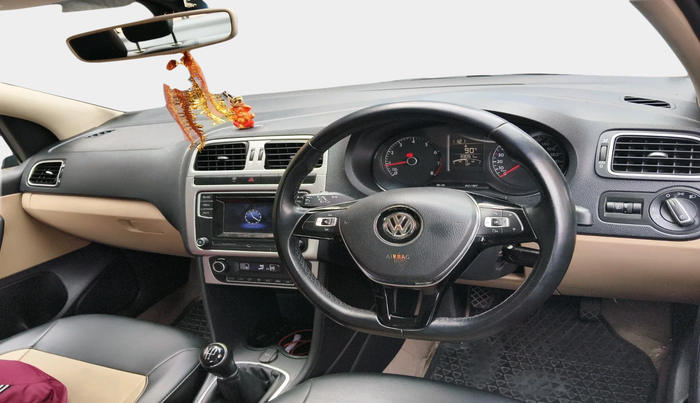 2016 Volkswagen Ameo HIGHLINE1.2L, Petrol, Manual, 33,051 km, interior