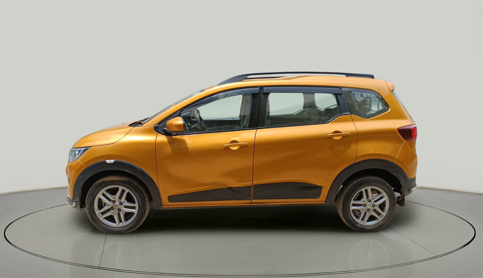 2021 Renault TRIBER RXZ, Petrol, Manual, 31,678 km, exterior