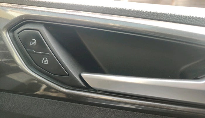 2021 Volkswagen TAIGUN TOPLINE 1.0 TSI MT, Petrol, Manual, 1,19,962 km, interior