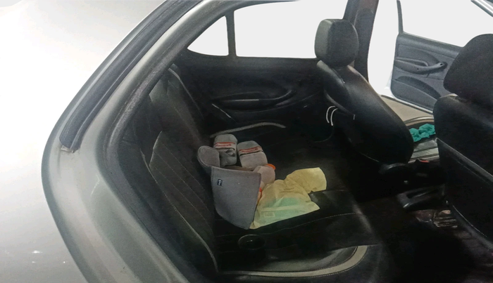 2015 Tata Indica V2 LS DIESEL, Diesel, Manual, 1,24,011 km, interior