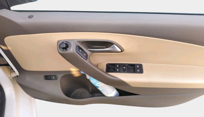 2017 Volkswagen Vento HIGHLINE PETROL AT, Petrol, Automatic, 49,759 km, interior