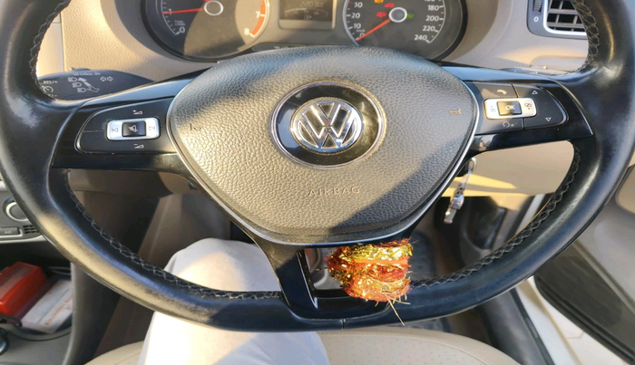 2017 Volkswagen Vento HIGHLINE PETROL AT, Petrol, Automatic, 49,759 km, interior