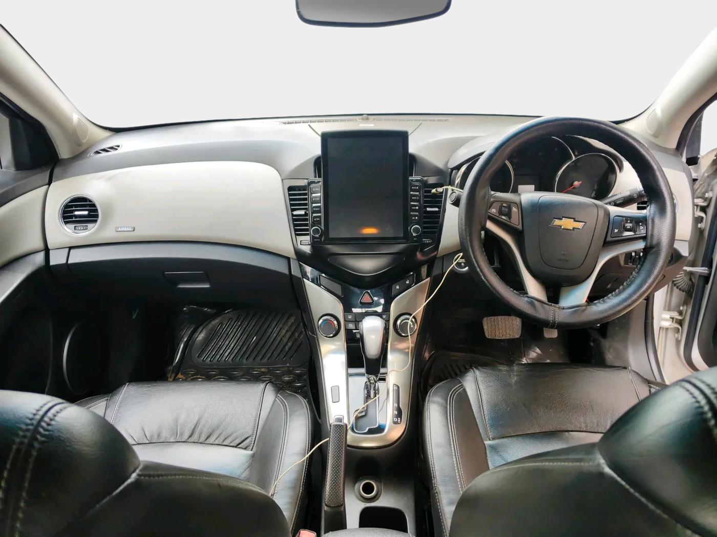 2014 Chevrolet Cruze LTZ AT, Diesel, Automatic, 70,688 km, interior