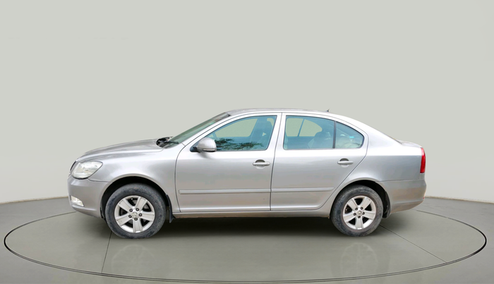 2010 Skoda Laura AMBIENTE 2.0 TDI CR AT, Diesel, Automatic, 96,709 km, exterior