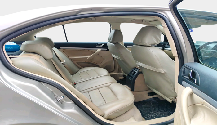 2010 Skoda Laura AMBIENTE 2.0 TDI CR AT, Diesel, Automatic, 96,709 km, interior