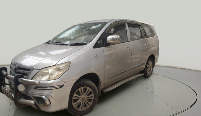 2010 Toyota Innova 2.5 G4 8 STR, Diesel, Manual, 2,46,145 km, exterior