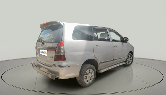 2010 Toyota Innova 2.5 G4 8 STR, Diesel, Manual, 2,46,145 km, exterior