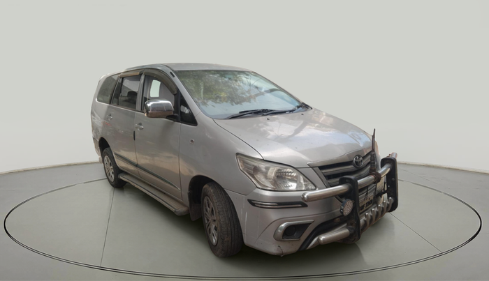 2010 Toyota Innova 2.5 G4 8 STR, Diesel, Manual, 2,46,145 km, exterior