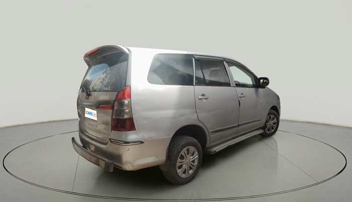 2010 Toyota Innova 2.5 G4 8 STR, Diesel, Manual, 2,46,145 km, exterior