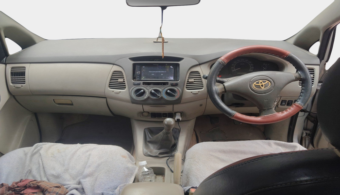 2010 Toyota Innova 2.5 G4 8 STR, Diesel, Manual, 2,46,145 km, interior
