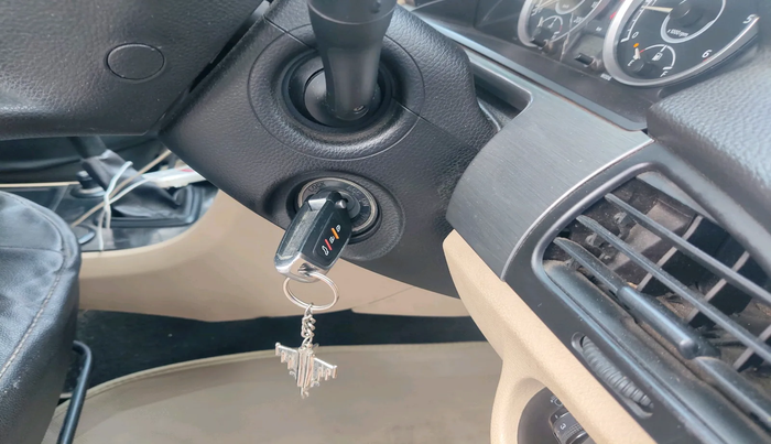 2014 Tata Safari Storme 2.2 EX 4X2, Diesel, Manual, 1,05,890 km, interior