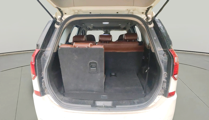 2018 Mahindra XUV500 W9 AT, Diesel, Automatic, 1,41,223 km, exterior