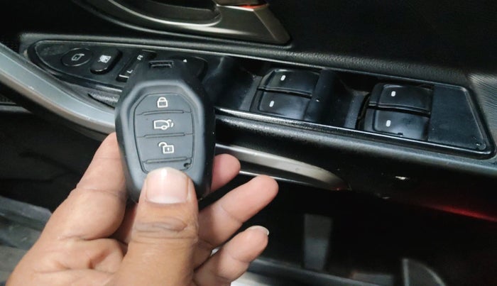 2018 Mahindra XUV500 W9 AT, Diesel, Automatic, 1,41,223 km, interior