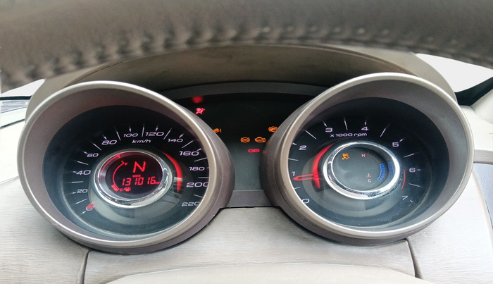 2012 Mahindra XUV500 W8, Diesel, Manual, 1,31,016 km, interior