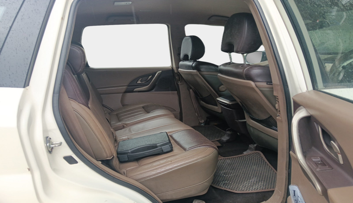 2012 Mahindra XUV500 W8, Diesel, Manual, 1,31,016 km, interior