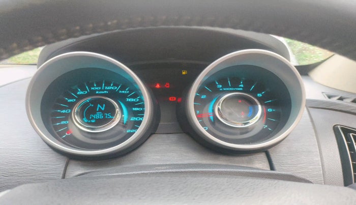 2016 Mahindra XUV500 W8, Diesel, Manual, 1,93,721 km, interior