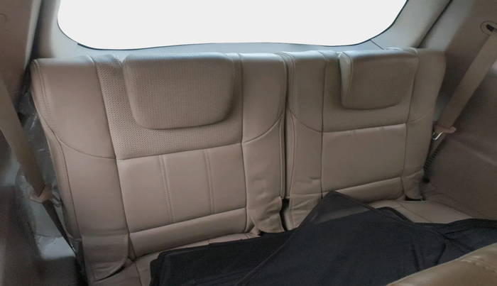 2016 Mahindra XUV500 W8, Diesel, Manual, 1,93,721 km, interior