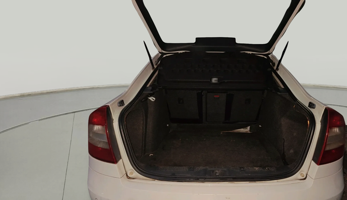 2012 Skoda Laura AMBIENTE 1.9 TDI AT, Diesel, Automatic, 1,47,215 km, exterior