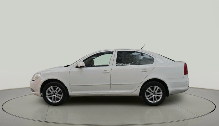 2012 Skoda Laura AMBIENTE 1.9 TDI AT, Diesel, Automatic, 1,47,215 km, exterior