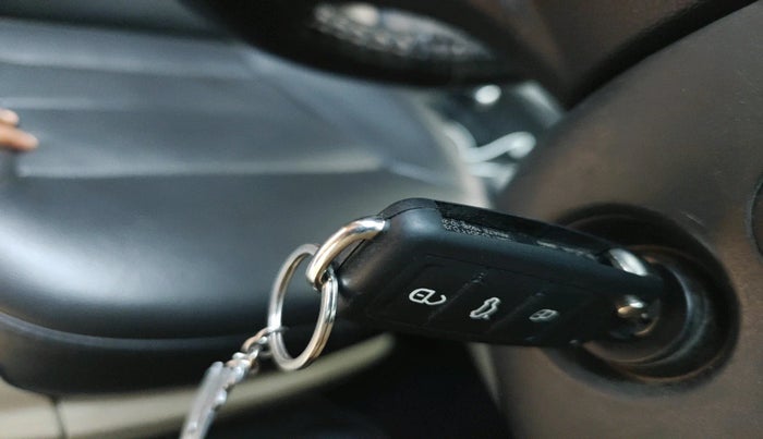 2012 Skoda Laura AMBIENTE 1.9 TDI AT, Diesel, Automatic, 1,47,215 km, interior