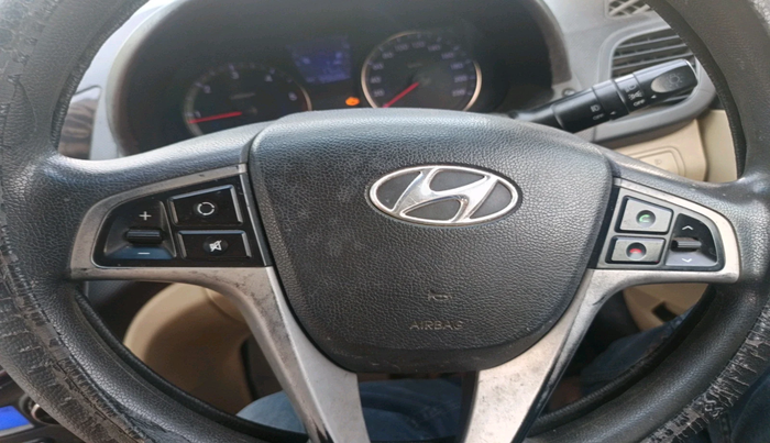 2012 Hyundai Verna FLUIDIC 1.6 CRDI EX, Diesel, Manual, 99,690 km, interior