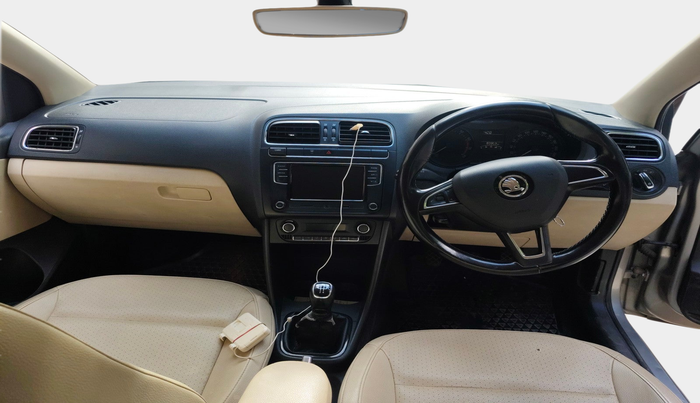 2018 Skoda Rapid STYLE 1.6 MPI, Petrol, Manual, 83,353 km, interior