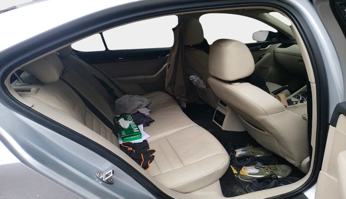 2014 Skoda Octavia ELEGANCE 2.0 TDI AT, Diesel, Automatic, 1,45,794 km, interior