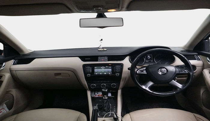 2014 Skoda Octavia ELEGANCE 2.0 TDI AT, Diesel, Automatic, 1,45,794 km, interior