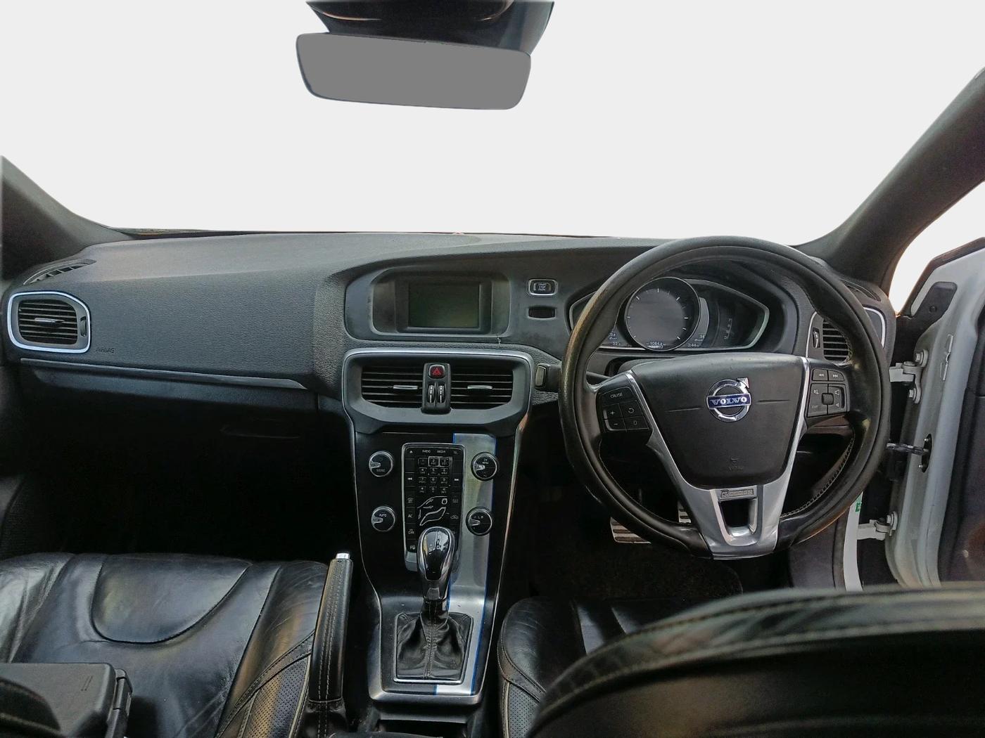 2016 Volvo V 40 D3 R design, Diesel, Automatic, 1,33,000 km, interior