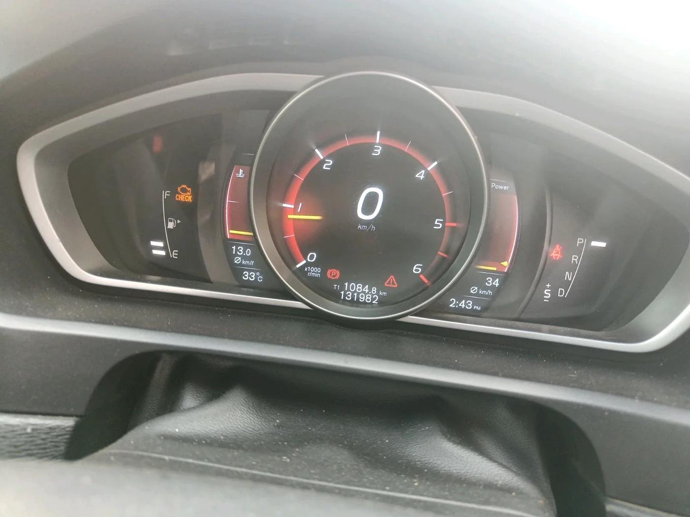2016 Volvo V 40 D3 R design, Diesel, Automatic, 1,33,000 km, interior