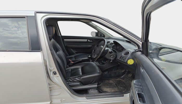 2010 Maruti Swift VXI, Petrol, Manual, 1,73,912 km, interior