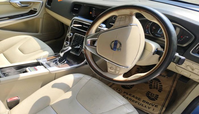 2016 Volvo S60 Momentum D4, Diesel, Automatic, 1,73,767 km, interior