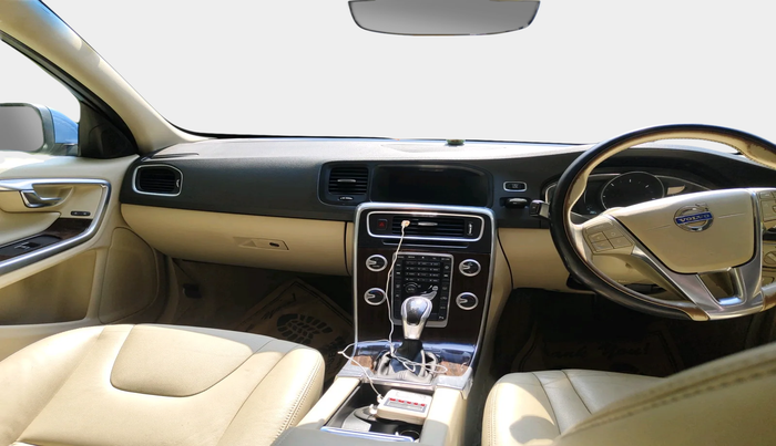 2016 Volvo S60 Momentum D4, Diesel, Automatic, 1,73,767 km, interior