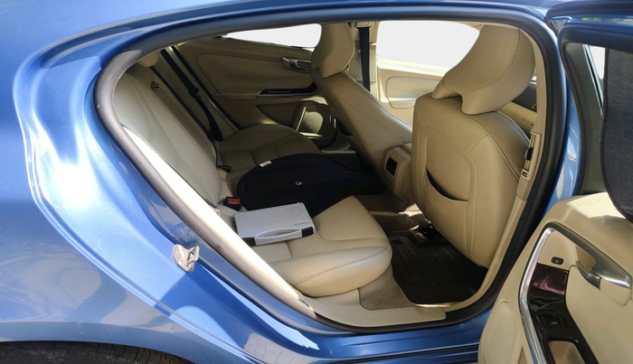 2016 Volvo S60 Momentum D4, Diesel, Automatic, 1,73,767 km, interior