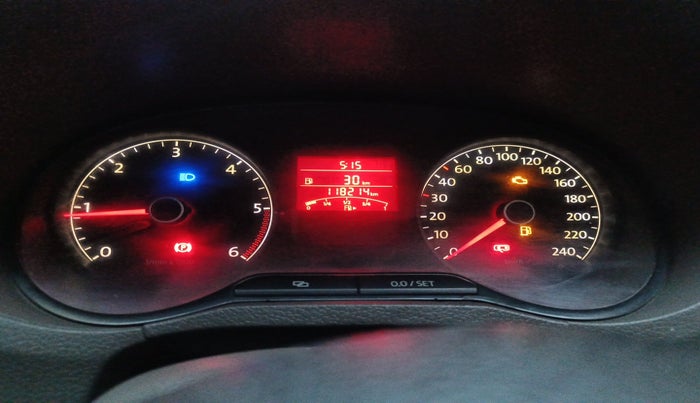 2014 Volkswagen Vento HIGHLINE DIESEL 1.6, Diesel, Manual, 1,18,214 km, interior