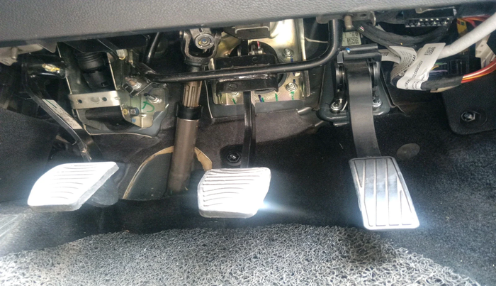 2022 Mahindra XUV700 AX 5 D MT 5 STR, Diesel, Manual, 82,554 km, interior