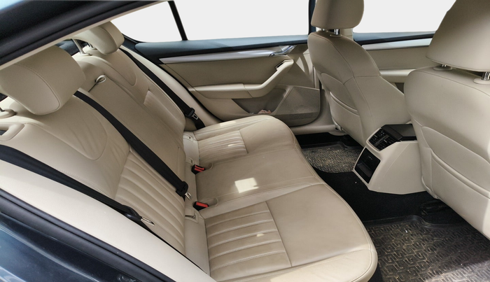 2018 Skoda Octavia STYLE 1.8 TSI AT, Petrol, Automatic, 71,247 km, interior