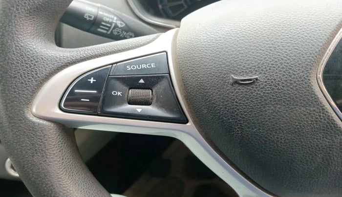 2022 Renault TRIBER RXZ, Petrol, Manual, 1,03,593 km, interior