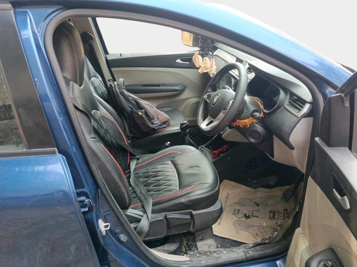2022 Renault TRIBER RXZ, Petrol, Manual, 1,03,593 km, interior