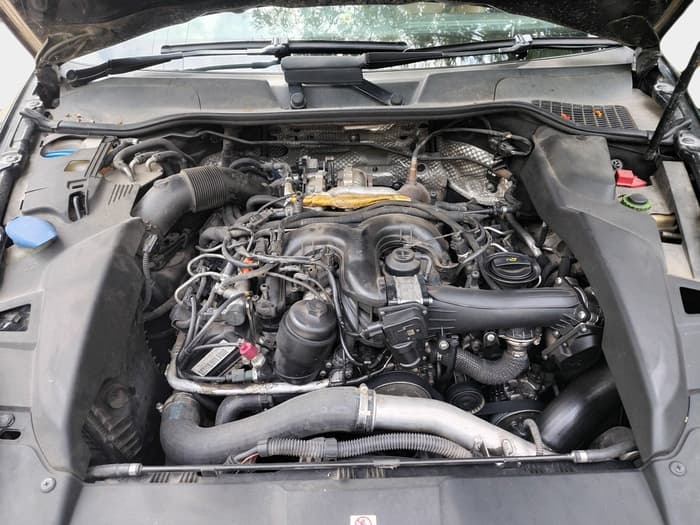 2015 Porsche Cayenne DIESEL, Diesel, Automatic, 1,59,000 km, exterior
