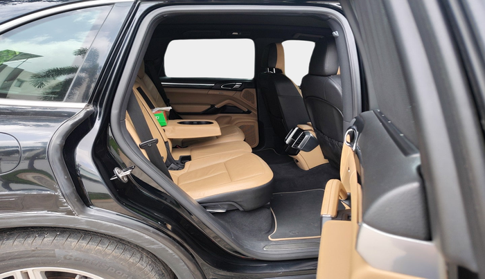 2015 Porsche Cayenne DIESEL, Diesel, Automatic, 1,56,913 km, interior