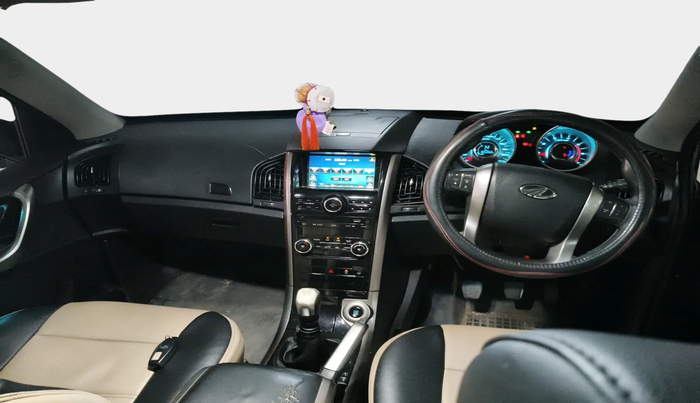 2019 Mahindra XUV500 W7, Diesel, Manual, 1,55,352 km, interior