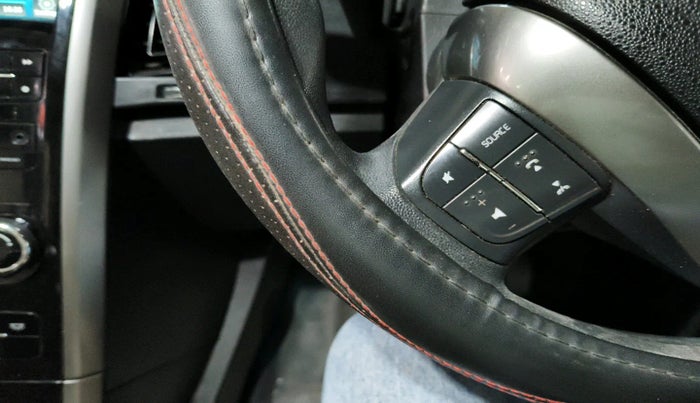 2019 Mahindra XUV500 W7, Diesel, Manual, 1,55,352 km, interior