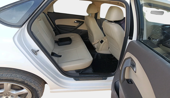 2014 Volkswagen Vento HIGHLINE DIESEL 1.6, Diesel, Manual, 1,45,320 km, interior