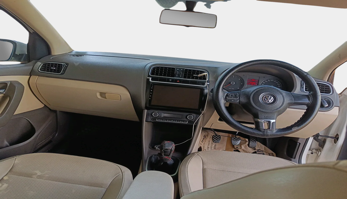 2014 Volkswagen Vento HIGHLINE DIESEL 1.6, Diesel, Manual, 1,45,320 km, interior