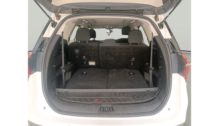 2022 Mahindra XUV700 AX 5 D MT 7 STR, Diesel, Manual, 59,058 km, exterior