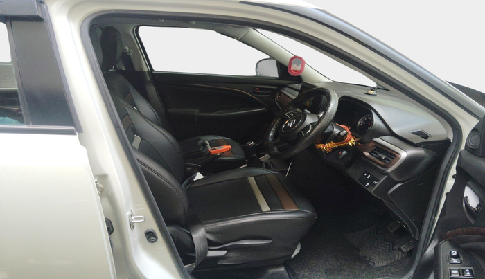 2022 Maruti BREZZA VXI SMART HYBRID, Petrol, Manual, 29,417 km, interior