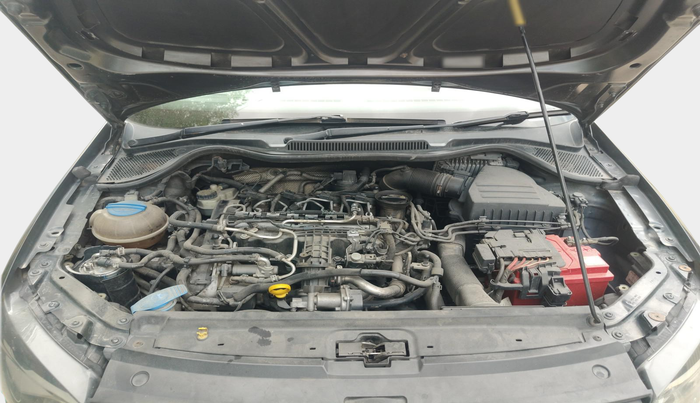 2015 Volkswagen Polo HIGHLINE1.5L, Diesel, Manual, 99,848 km, exterior