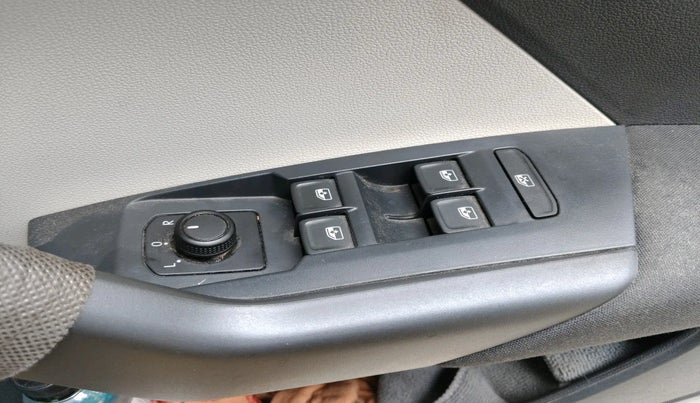 2022 Volkswagen TAIGUN HIGHLINE 1.0 TSI AT, Petrol, Automatic, 26,860 km, interior